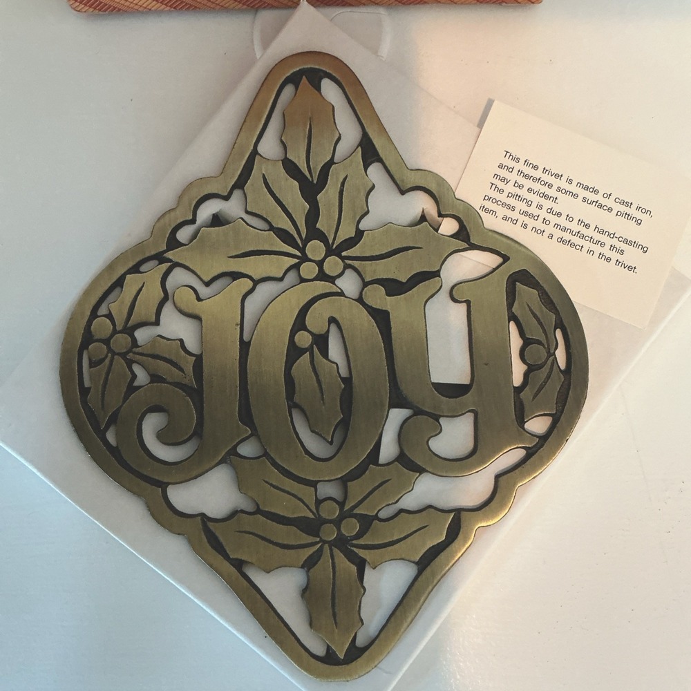 Vintage Avon Brass Cast Iron Footed Trivet Wall Hanging Christmas Joy And Holly - Picture 2 of 6